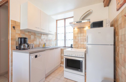 Argeles Gazost Apartment | Apartment 'Hautacam' with Mountain View, Shared Garden and Wi-Fi