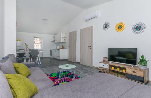 Strozanac Apartment | Apartment Heaven