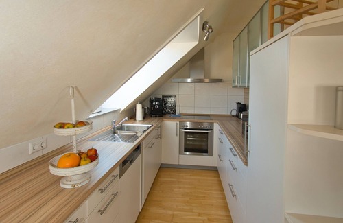 Engstingen Apartment | Apartment 'Heidrun Kalkau' with Private Terrace, Balcony and Wi-Fi