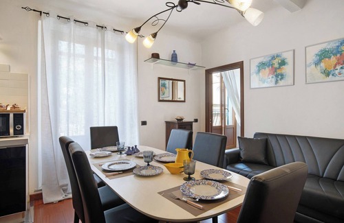 Borgo a Mozzano Apartment | Apartment 'Hilary House' with Balcony