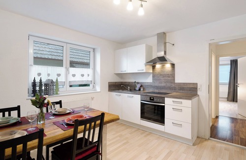 Zusenhofen Apartment | Apartment 'Hildas Plätzchen' with Private Terrace and Wi-Fi