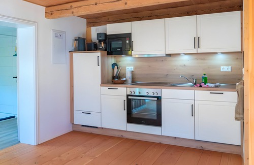 Bertsdorf Apartment | Apartment 'Hochwald' with Mountain View and Wi-Fi