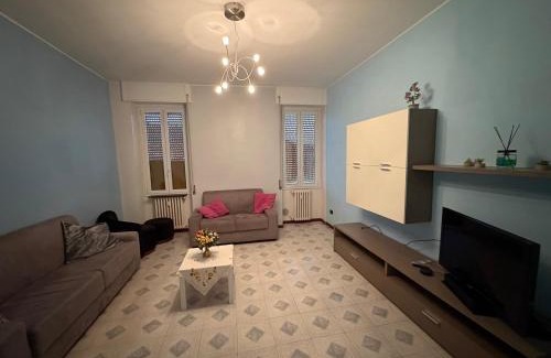 Oggiono Apartment | Apartment house in the center