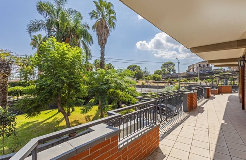 Aci Sant'Antonio Apartment | Apartment 'Il Giardino Di Pietra' with Mountain View, Wi-Fi and Air Conditioning