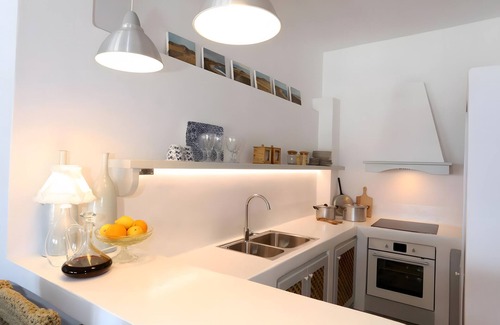 Agios Ioannis House | Apartment In A Hotel 'Anemos Suite with Private Pool' with Sea View, Wi-Fi and Air Conditioning