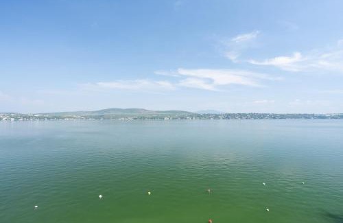 Tequesquitengo Apartment | Apartment in a lakefront hotel