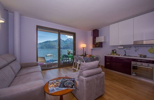 San Siro Apartment | Apartment in a lakeside complex. Swimming pool, private dock, covered garage