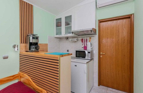 Vir Apartment | Apartment in a quiet area | for 2 persons | 250 m from beach