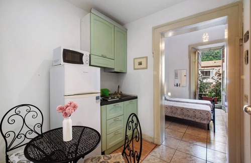Como City Centre Apartment | Apartment "In Centro Como" with Mountain View, Private Terrace & Wi-Fi