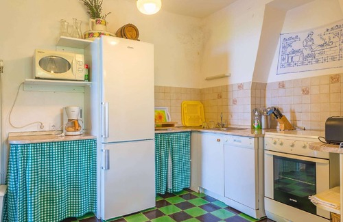 Crikvenica Villa | Apartment in Crikvenica with Scenic Terrace