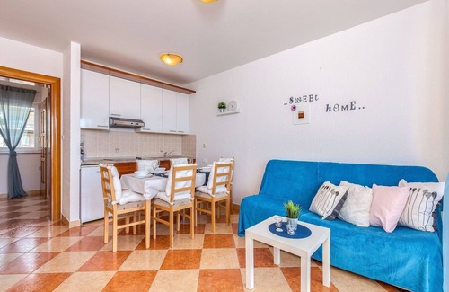 Crikvenica Apartment | Apartment in Croatia near Sea Beach & Pool