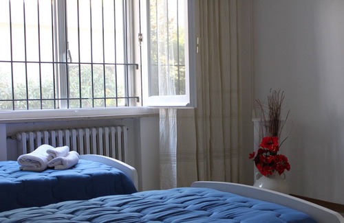 Torre Pedrera House | Apartment in detached house 200 meters from the sea, with large garden and park