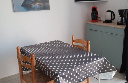 Le Fort Bloque Apartment | Apartment in Fort Bloqué