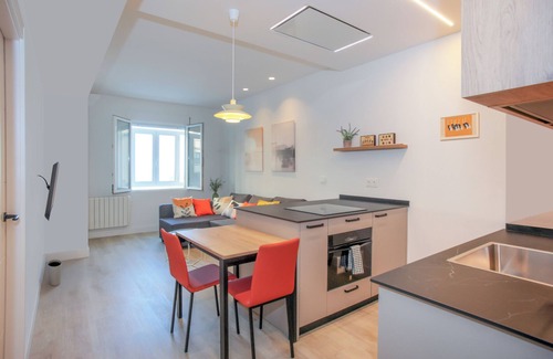 Gros Apartment | Apartment in front of the Zurriola beach with sea views,