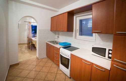 Lopar Apartment | Apartment in Lopar with Balcony, Air condition, WIFI (4739-2)