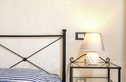Piombino Apartment | Apartment 'In Mezzo Ai Girasoli' with Private Terrace and Air Conditioning