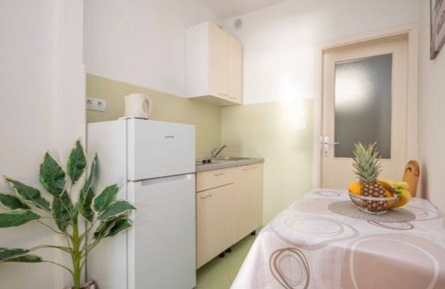 Borak Apartment | Apartment in Omiš with Seaview, Balcony, Air condition, WIFI (161-4)