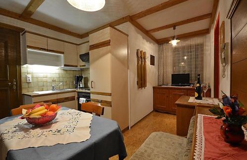 Arzl im Piztal Apartment | Apartment in Pitztal with Mountain Views