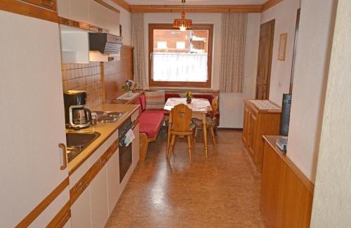 Arzl im Piztal Apartment | Apartment in Pitztal with Mountain Views