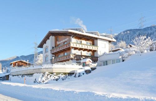 Arzl im Piztal Apartment | Apartment in Pitztal near Ski Slopes