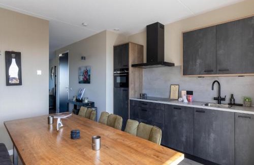 Sint-Annaland Apartment | Apartment in Sint-Annaland with Beach Access