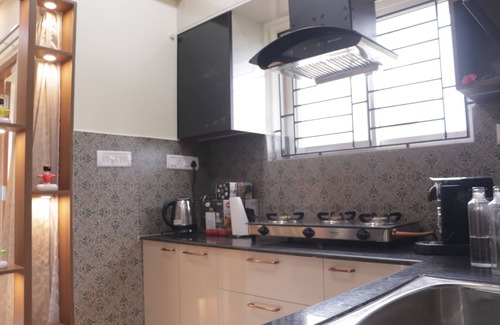 T Nagar Condo | Apartment in T Nagar 5 Min Walk to Shopping Paradise Perfect for Familiesn
