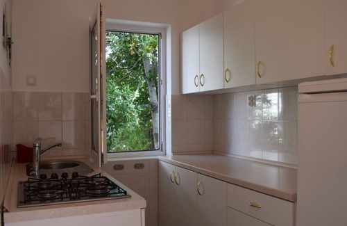 Crikvenica Apartment | Apartment in the house with garden in peaceful neighborhood 5 minutes from beach