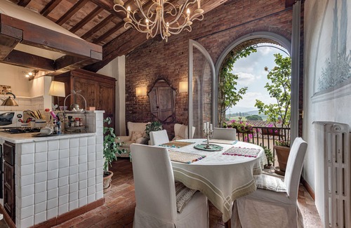 San Donato in Poggio Apartment | Apartment "Pent House Duplex" with Balcony, Wi-Fi and Air Conditioning