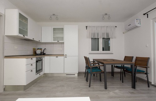 Slatine Apartment | Apartment Jure (39901-A1) - Slatine (Ciovo)