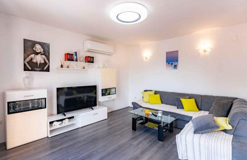 Suha Punta Apartment | Apartment Kampor 1