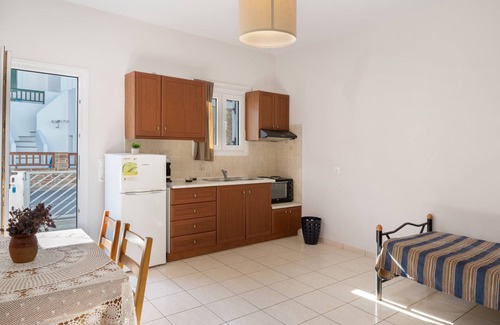 Merichas Apartment | Apartment 'Katerina Irida' with Sea View, Wi-Fi and Air Conditioning