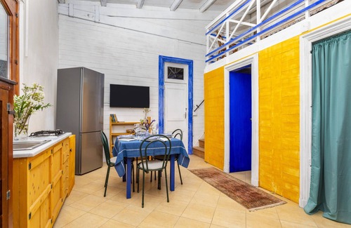 Aci Catena Apartment | Apartment 'La Casa Del Fico D'india - Blu' with Shared Garden, Wi-Fi and Air Conditioning