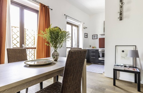 Monte di Pieta Apartment | Apartment "La Loggia dei Re". Comfortable and panoramic.