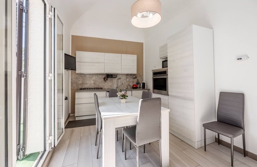 Centro Storico Apartment | Apartment 'La Loggia' with Private Terrace, Wi-Fi and Air Conditioning