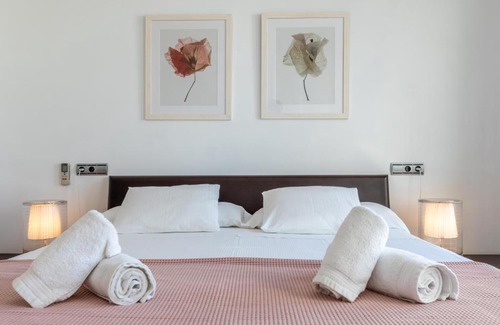 Puerto de Pollensa Apartment | Apartment La Nau - Fantastic Apartment with hot tub and pool, just steps away from beach