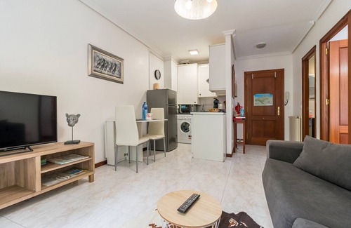 Suances Apartment | Apartment 'La Ribera' with Mountain Views, Shared Pool and Wi-Fi