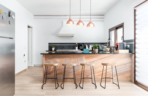 Dorgali Apartment | Apartment 'Le Pavoncelle' with Private Garden, Wi-Fi and Air Conditioning