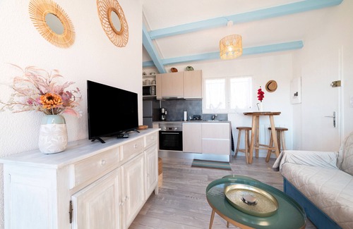 Leucate Apartment | Apartment 'Leucate Aphrodite Village' with Shared Pool, Shared Garden and Balcony