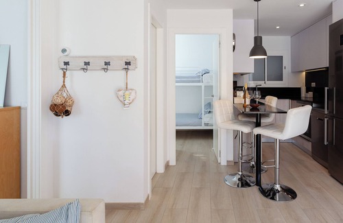 Llafranc Apartment | Apartment 'Llafranc 100 - Calle Coral' Close to the Beach with Wi-Fi, Garden & Balcony