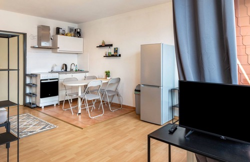 Hohepfortestraße Apartment | Apartment 'Magdeburg' with Balcony and Wi-Fi