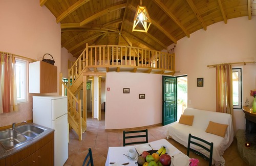 Paralio Astros Apartment | Apartment 'Maisonette with Private Patio 1' with Mountain View, Wi-Fi and Air Conditioning