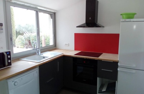 Nyons Apartment | Apartment 'Mano - 4 People' with Mountain View, Wi-Fi and Air Conditioning