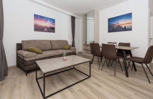 Donja luka Apartment | Apartment Mari - 40m from the beach: A1(4+2) - Makarska, Riviera Makarska, Croatia