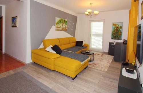 Cilipi Apartment | Apartment Marita - One Bedroom Apartment with Balcony