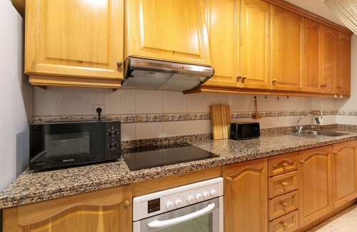 Santa Pola Apartment | Apartment 'Milada En Santa Pola' with Balcony, Wi-Fi and Air Conditioning