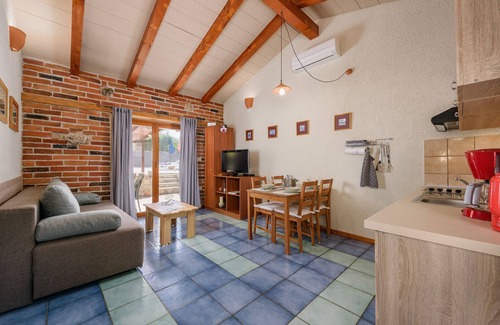 Strpacici Apartment | Apartment Milena with pool in Visnjan, Istria