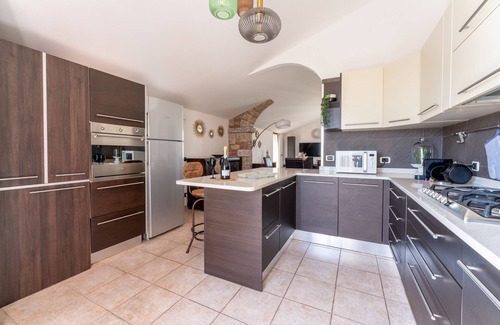 Ovest Apartment | Apartment 'Mirage' with Mountain View, Wi-Fi and Air Conditioning