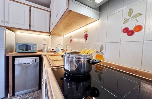 Montinelle Apartment | Apartment 'Montinelle' with Lake View, Wi-Fi and Air Conditioning