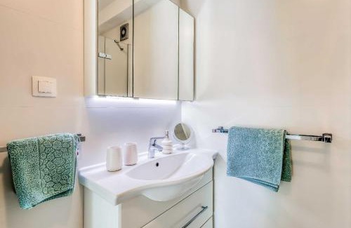 Njivice Apartment | Apartment Moracea