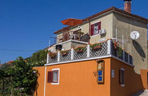 Miholascica Apartment | Apartment near Martinscica Catamaran Terminal in Mihojašcica